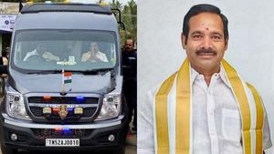 திருச்சியில் எடப்பாடி! ஒரத்தநாடு அதிமுகவினர் ஸ்பெஷல் கெஸ்ட்கள்! டபுள் வரவேற்பு தந்த அதிமுக மா.செ.! 