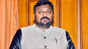 சிதம்பரம் நடராஜர் கோவில்.. சைடு கேப்பில் வதந்தி பரப்பிய பாஜக எஸ்ஜி சூர்யா.. வளைத்த போலீஸ்.. அதிரடி 