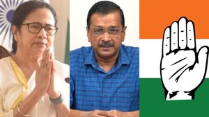 மம்தா பானர்ஜி செய்த ஒரு போன் கால்! அப்படியே கை கோர்த்த ஆம் ஆத்மி - காங்கிரஸ்.. ப்பா மாறும் காட்சிகள்