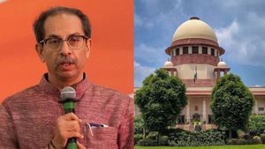 சிவசேனா சின்னம் , பெயர் ஒதுக்கீடுக்கு எதிரான உத்தவ் தாக்கரே கோஷ்டி மனு- உச்சநீதிமன்றம் நாளை விசாரணை!