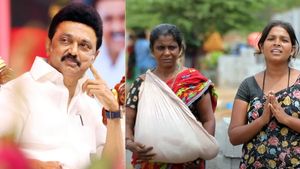  “30 வருஷமா சாக்கடையில் கிடந்தோம்… ஸ்டாலின் ஐயாதான் வீடு கொடுத்தார்..” -ஹேப்பியான நரிக்குறவ மக்கள் 