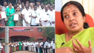 வானதி சீனிவாசன் மீது போலீஸ் ஸ்டேஷனில் புகார்! மொத்தமாக திரண்ட திமுகவினர்! பரபரக்கும் பொள்ளாச்சி! 