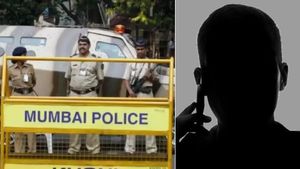 ஹைஅலர்ட்.. லாரி நிறைய ஆர்டிஎக்ஸ் வெடிப்பொருள்? மும்பை டூ கோவா போகுதாம்! ஒரு போனால் டென்ஷன்! 