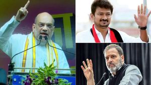 சோனியாவிற்கு ராகுல் PM ஆகனும், ஸ்டாலினுக்கு உதயநிதி CM ஆகனும்.. 