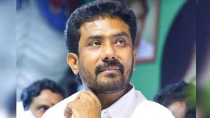 தேனி தொகுதி காலியாகுமா? ஓபிஎஸ் மகன் வழக்கில் இனி என்ன நடக்கும்? இந்திரா காந்தி வழக்கு தீர்ப்பு என்ன? 