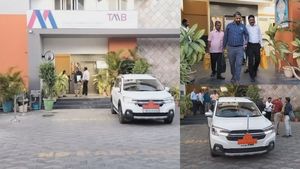 தமிழ்நாடு மெர்க்கன்டைல் வங்கியில் முறைகேடு? ரூ.4,100 கோடிக்கு கணக்கு இல்லை.. வருமான வரி துறை பகீர்