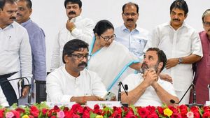  திசைக்கு ஒரு பக்கம் சிதறல்- பெங்களூரில் நடைபெற இருந்த எதிர்க்கட்சிகள் கூட்டம் திடீர் ஒத்திவைப்பு!