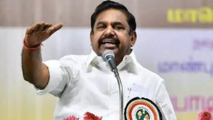எனக்கும் குடிக்கும் சம்பந்தம் இல்லைப்பா.. துறை அமைச்சர் கிட்ட கேளுங்க.. எடப்பாடி கலகலப்பாக  பதில் 
