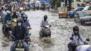  வெளுத்து வாங்கிய மழை.. தெலங்கானாவில் கரைபுரண்டு ஓடும் வெள்ளம்! மஞ்சள் அலர்ட் விடுத்தது வானிலை மையம் 