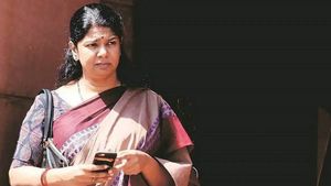 மணிப்பூர் செல்வது ஏன்? ‛‛இந்தியா’’ கூட்டணியின் நோக்கம் இதுதான்! பின்னணியை போட்டுடைத்த கனிமொழி 