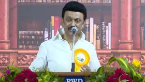 உங்க அம்மாவுக்கும் ரூ.1000.. ஸ்டாலின் சொன்னவுடன் சிரித்த மாணவர்கள்! கலைஞர் நூலக திறப்புவிழாவில் கலகல 