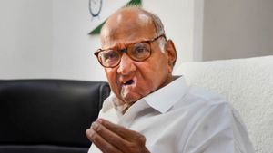 மருமகனை நம்பி போச்சே.. சின்னாபின்னமான என்சிபி! இன்று சுற்றுப்பயணத்தை தொடங்குகிறார் சரத் பவார் 