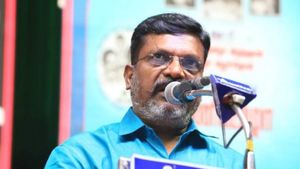 சாதி பற்றாளர்கள் எல்லாம் சனாதன கைக்கூலிகள் அல்ல.. மேலவளவு சர்ச்சை.. திருமாவளவன் பரபர கருத்து 