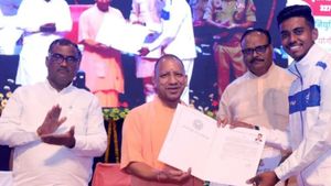 பாரா ஒலிம்பிக் வீரர்களுக்கு ரொக்க பரிசு வழங்கிய முதல் மாநிலம் உ.பி தான்.. யோகி பெருமிதம் 