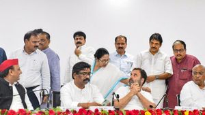 பெங்களூரில் எதிர்க்கட்சிகளின் ஆலோசனைக் கூட்டம் தொடங்கியது.. இடப்பங்கீடு பேச்சுவார்த்தை? 