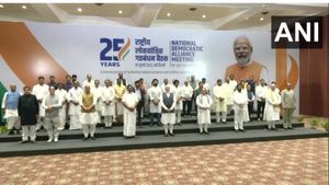 மீண்டும் தாமரை மலருமா? மோடி தலைமையில் தொடங்கியது பாஜகவின் தேசிய ஜனநாயக கூட்டணி கட்சிகளின் கூட்டம் 