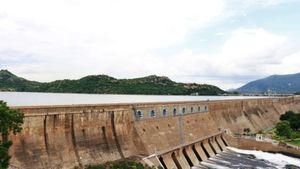மேட்டூர் அணை நீர்மட்டம்  சரிவு.. கை விரித்த கர்நாடகா..காவிரிக்காக காத்திருக்கும் டெல்டா விவசாயிகள் 