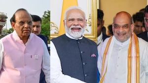 மெல்ல மூழ்கும் டெல்லி! யமுனை வெள்ளத்தால் சிக்கல்! பிரான்சில் இருந்து அமித்ஷாவுக்கு போன் செய்த மோடி 