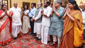  மணிப்பூர்: மைத்தேயி, குக்கி பெண்களுக்கு ராஜ்யசபா எம்பி பதவி- ஜனாதிபதிக்கு ஐடியா தந்த 
