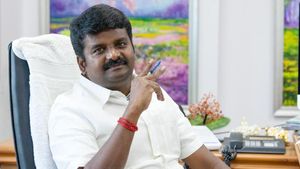சொத்து குவிப்பு வழக்கு: முன்னாள் அமைச்சர் சி விஜயபாஸ்கருக்கு சம்மன்.. நீதிமன்றம் உத்தரவு 