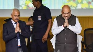 உள்துறை செயலர் அஜய் பல்லாவுக்கு மேலும் ஓராண்டு பதவி நீட்டிப்பு.. 4வது முறையாக நீட்டித்த மத்திய அரசு!