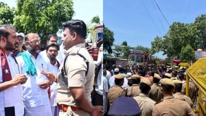 தமிமுன் அன்சாரியை தடுத்து நிறுத்திய டி.எஸ்.பி.! காவல்துறையினருடன் மஜகவினர் கடும் வாக்குவாதம்! 