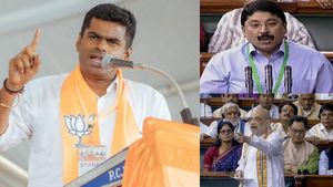 அண்ணாமலையின் பாதயாத்திரையால் திமுக கலக்கம்! லோக்சபாவில் தயாநிதி மாறனுக்கு, அமித்ஷா பதிலடி! 