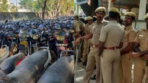 வெறும் ரூ.500 தானா? மலிவு விலையில் ஏலம் போன ஆடம்பர பைக்குகள்.. போலீசின் சூப்பர் சம்பவம் 