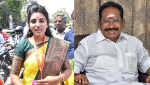 அதிமுக மாநாட்டுக்கு வாங்கம்மா.. திமுக கவுன்சிலருக்கு அழைப்பு விடுத்த செல்லூர் ராஜூ! நிர்வாகிகள் ஷாக் 