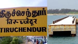 திருச்செந்தூர் கடலில் 