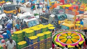 ஓணம் பண்டிகை: அசத்தும் அத்தப்பூ கோலங்கள்.. தோவாளை மலர்ச்சந்தையில் பூக்கள் விலை அதிரடி உயர்வு 