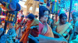 ஸ்ரீரங்கத்தில் லதா ரஜினிகாந்த்.. சூப்பர்ஸ்டார் ரஜினியின் மனைவின்னாலும் 4 பேரன்களுக்கு பாட்டியாச்சே! 