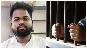 நிர்வாண வீடியோ கால்..  டிஎன்பிஎஸ்சிக்கு தயாராகும் பெண்கள் தான் குறி.. தேனியை அதிர வைத்த யோகேஷ் 