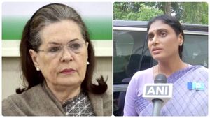 காங்கிரஸ் ஜோதியில் கரையும் ஜெகன் சகோதரி கட்சி! டெல்லியில் சோனியா, ராகுலுடன் திடீர் சந்திப்பு! 