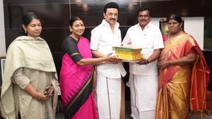  ‘தங்கம்’ வீட்டு விசேஷத்துக்கு போகாமல் சென்னை பறக்கும் ஸ்டாலின்.. ‘ஷாக்’ காரணம்.. பரபர பின்னணி!