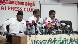நான் ராஜினாமா பண்ணிட்டா நீங்க எம்.எல்.ஏ ஆகி கேள்வி கேப்பீங்களா? பிரஸ் மீட்டில் கொதித்த வேல்முருகன்!