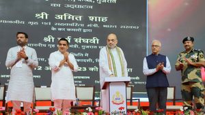 பாகிஸ்தான் தூக்கத்தை குழிதோண்டி புதைத்த அமித்ஷா விசிட்- அரபிக் கடலில் இனி இந்தியாவின் ஆட்டம்தான்? 