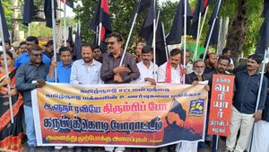 “ஆளுநர் ரவியே திரும்பிப் போ”.. கோவை வந்த ஆளுநருக்கு எதிராக கருப்புக்கொடி.. 39 பேர் கைது! பரபர! 