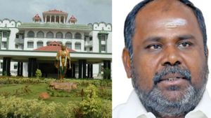 அதிமுக மதுரை மாநாடு: “சிக்கல் வரப்போகுது”.. கோர்ட்டுக்கு ஓடிய ஆர்பி உதயகுமார்! ஐகோர்ட் பரபர உத்தரவு! 