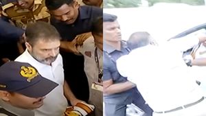 கோவையில் பரபர.. ராகுலை பார்க்கணும்! காரின் குறுக்கே பாய்ந்த தொண்டர்கள்! தூக்கி வீசிய பவுன்சர்கள்