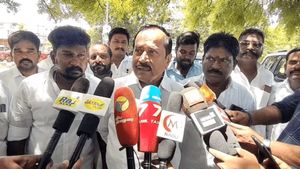உதயநிதி ஒரு மண்டு.. திருப்பி அடிச்சா தாங்க மாட்டார்.. ஒழுங்கா நடந்துக்கணும்.. சீறிய எச்.ராஜா! 
