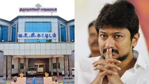 நெல்லையில் திமுக மேயருக்கு சிக்கல்? போர்க்கொடி தூக்கிய 40 கவுன்சிலர்கள்.. உதயநிதிக்கு கடிதம் 