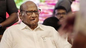 பிரேமலதா விஜயகாந்த் கூட பரவா இல்லப்பா.. பாஜக, இந்தியா அணியிலும் என்சிபி- சரத்பவார் உலகமகா முடிவு!