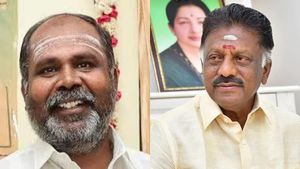 எங்க போனாலும் இந்த கொசுத் தொல்லை தாங்க முடியல.. ஓபிஎஸ்ஸை சீண்டிய ஆர்பி உதயகுமார்! 
