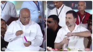 அந்த மனசு இருக்கே! தண்ணீர் பாட்டிலை திறக்க முடியாமல் திணறிய கார்கே! ராகுல் சட்டென செய்த உதவி! ஆஹா