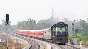 குட்நியூஸ்.. திருவனந்தபுரம்-மதுரை அம்ரிதா ரயில் ராமேஸ்வரம் வரை நீட்டிப்பு! ரயில்வே வாரியம் ஒப்புதல் 