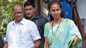  உடையும் இந்தியா கூட்டணி? மத்திய அமைச்சராகும் சுப்ரியா சுலே? கொளுத்திப்போட்ட காங்கிரஸ்! பதிலடி 