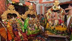 மாணிக்கம் விற்ற லீலை.. சுந்தரேஸ்வரர் பட்டாபிஷேகம்.. மதுரைக்கு வரும் திருப்பரங்குன்றம் முருகன் 