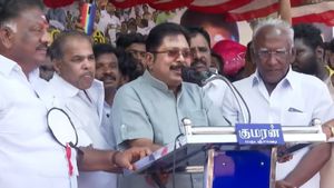 பாஜக கூட்டணியில் உள் ஒதுக்கீடு? தேனி மக்களவைத் தொகுதியில் பல்ஸ் பார்க்கும் டிடிவி தினகரன்! 