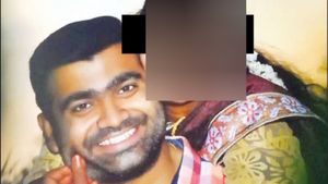 தன்னைவிட அதிக சம்பளம் வாங்கிய மனைவி.. வீட்டில் விபரீத முடிவெடுத்த பேராசிரியர்.. சேலத்தில் சோகம் 
